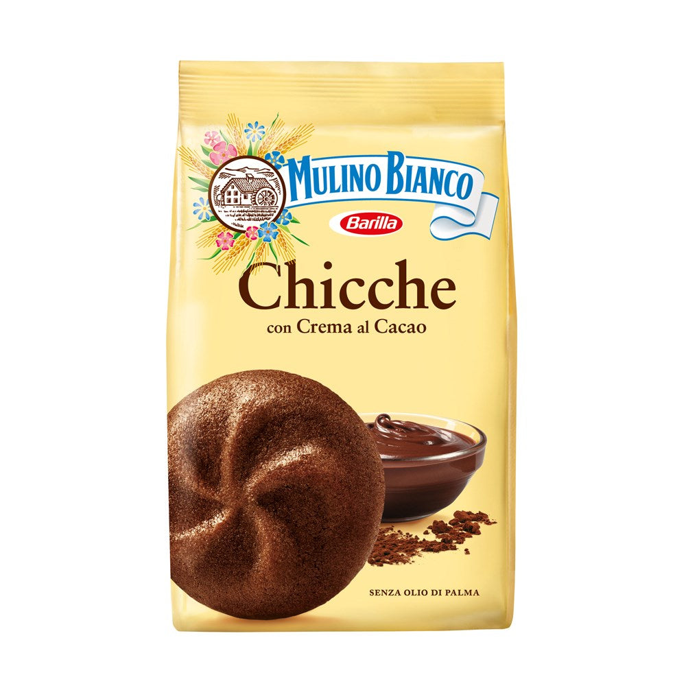 Mulino Bianco Chicche con Crema al Cacao packaging on a white background