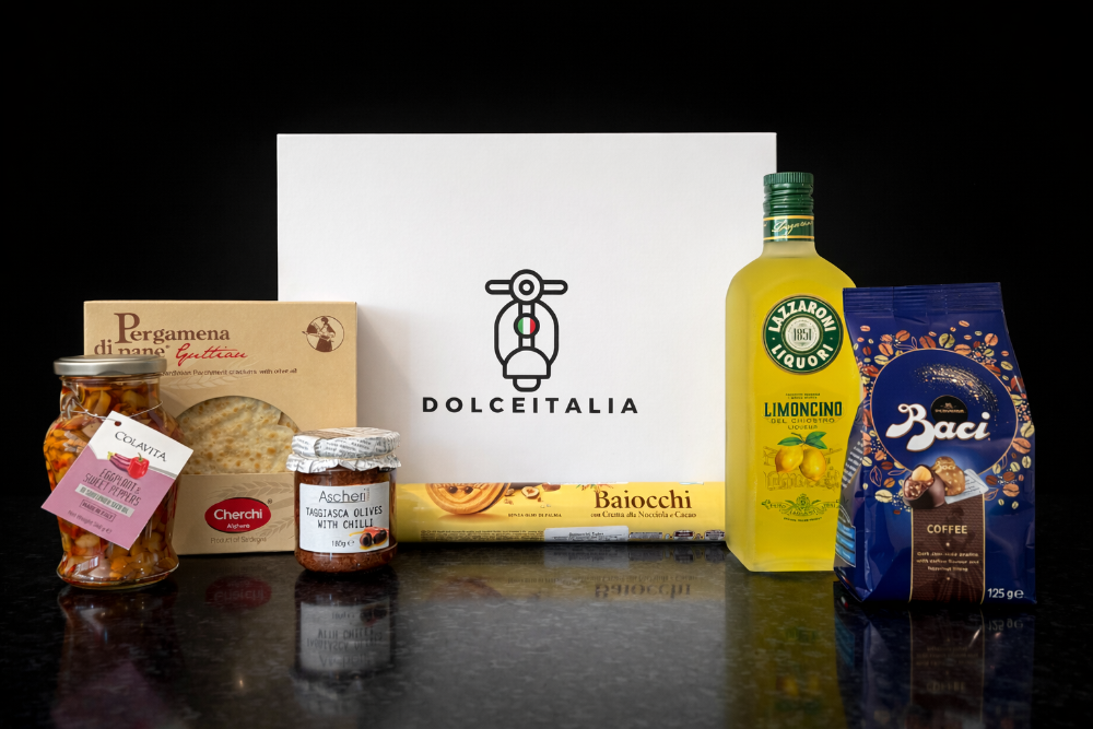 Dolceitalia gift box with Italian food and limoncino, authentic limoncino hamper, gourmet italian hampers, italian authentic hamper